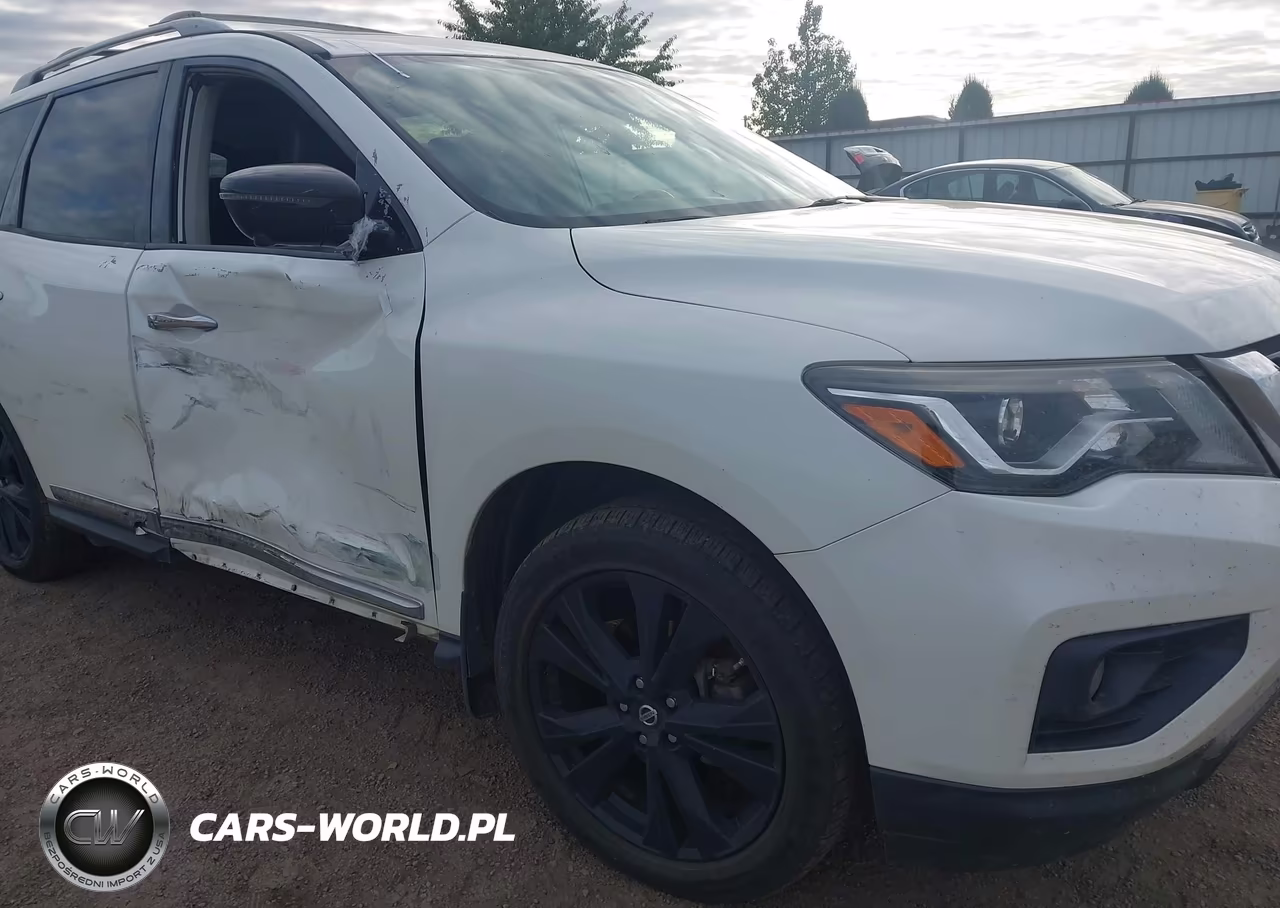 2017 Nissan Pathfinder Platinum VIN:5N1DR2MM5HC659570 - 6