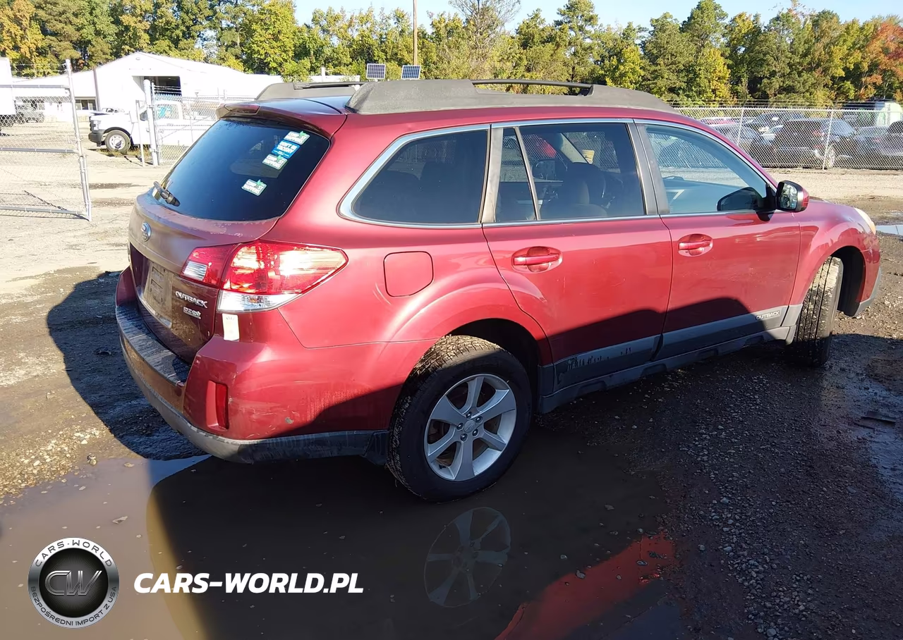 2013 Subaru Outback 2.5I Premium VIN:4S4BRBCC4D3238840 - 4
