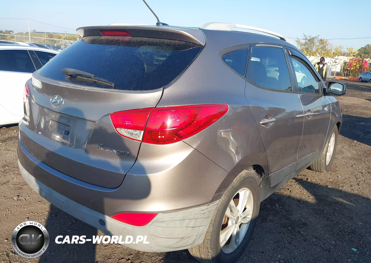 2011 Hyundai Tucson Gls VIN:KM8JU3AC5BU275664 - 4