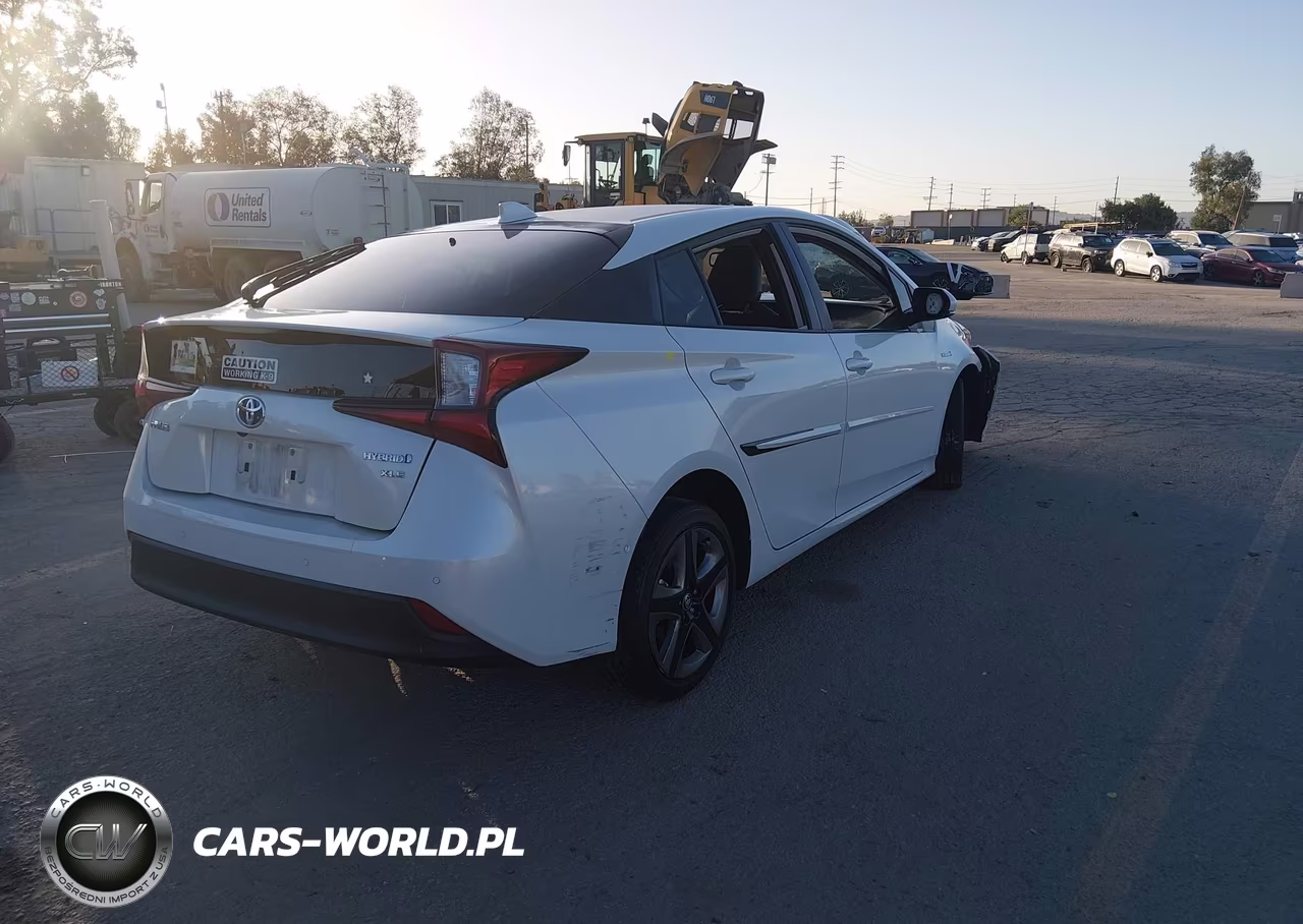 2022 Toyota Prius Xle VIN:JTDKAMFU1N3161633 - 4