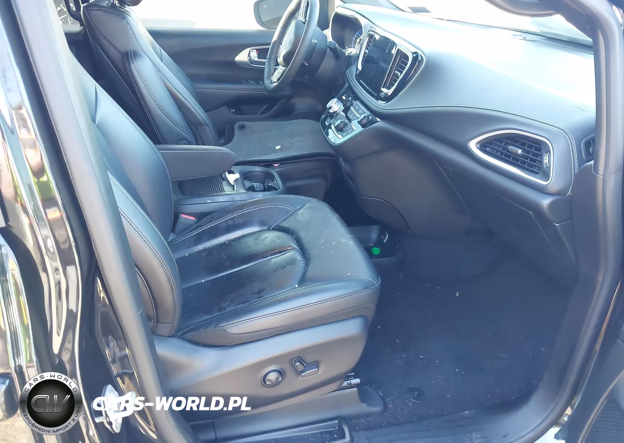 2023 Chrysler Pacifica Hybrid Touring L VIN:2C4RC1L71PR626962 - 5