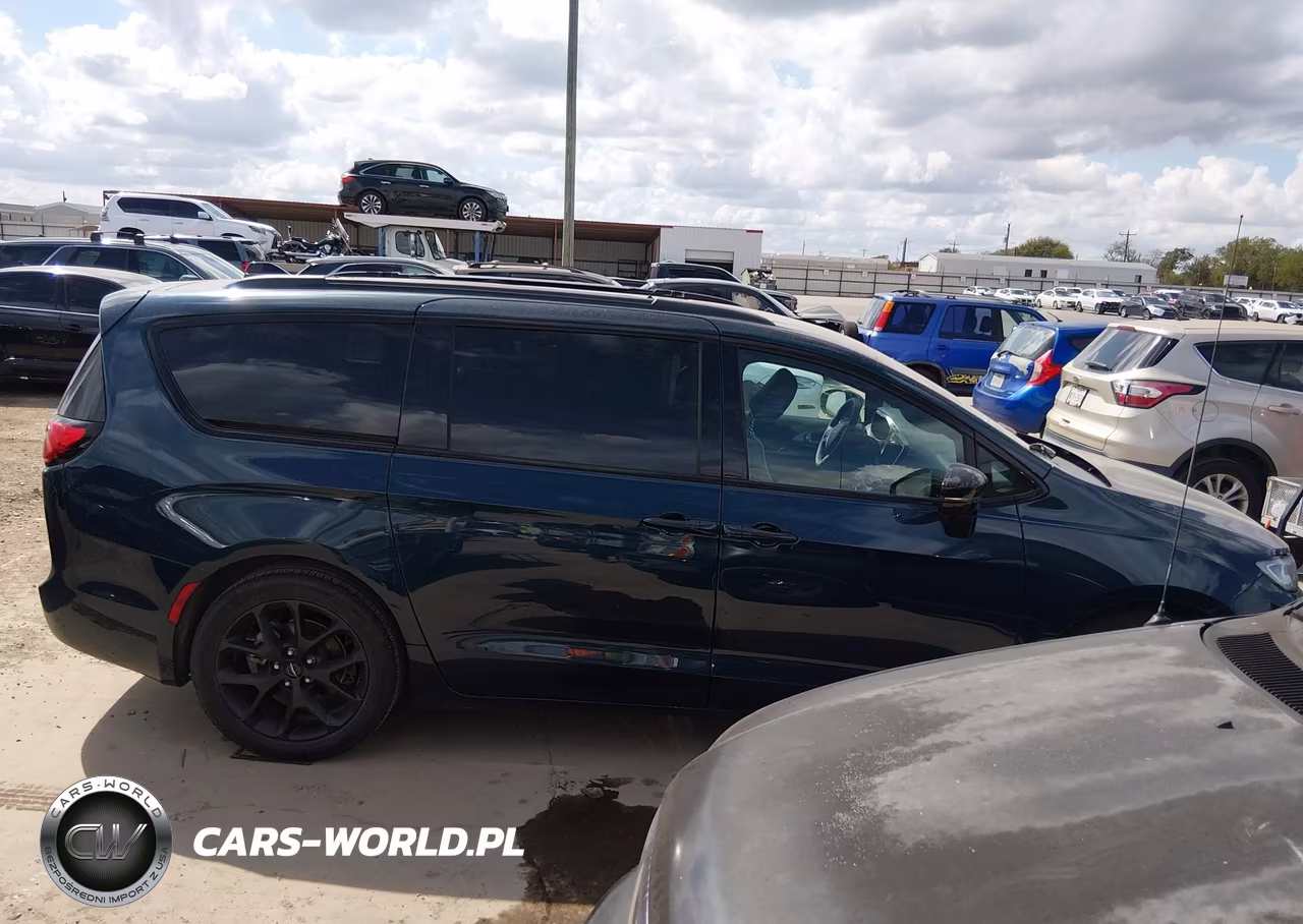 2025 Chrysler Pacifica Limited VIN:2C4RC1GG3SR512528 - 13