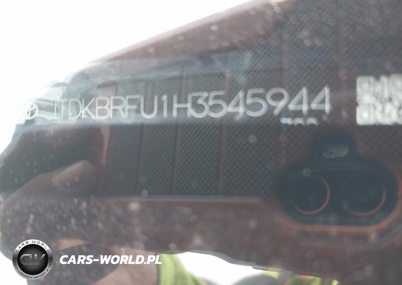 2017 Toyota Prius Two VIN:JTDKBRFU1H3545944 - 9