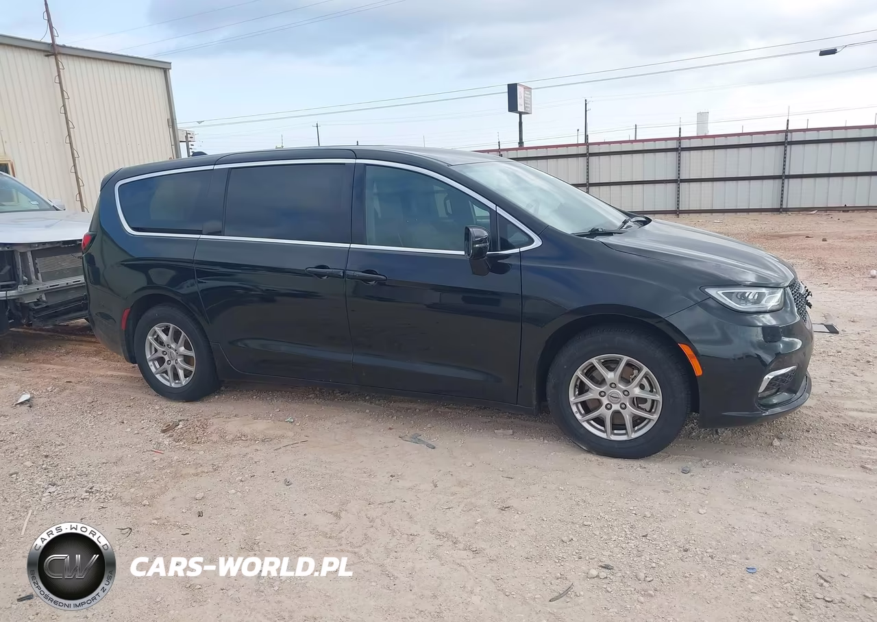 2025 Chrysler Pacifica Select VIN:2C4RC1BG2SR531773 - 13