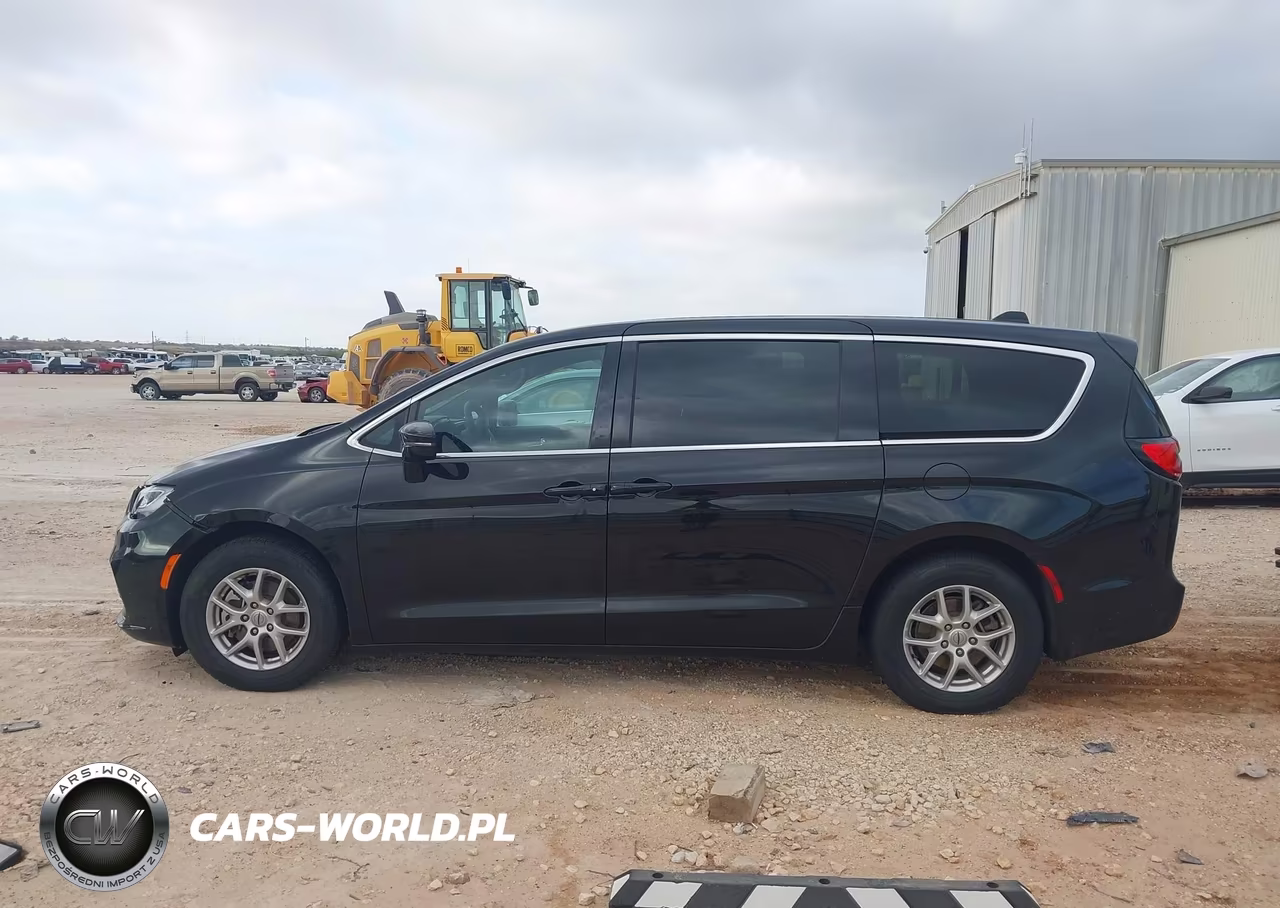2025 Chrysler Pacifica Select VIN:2C4RC1BG2SR531773 - 14
