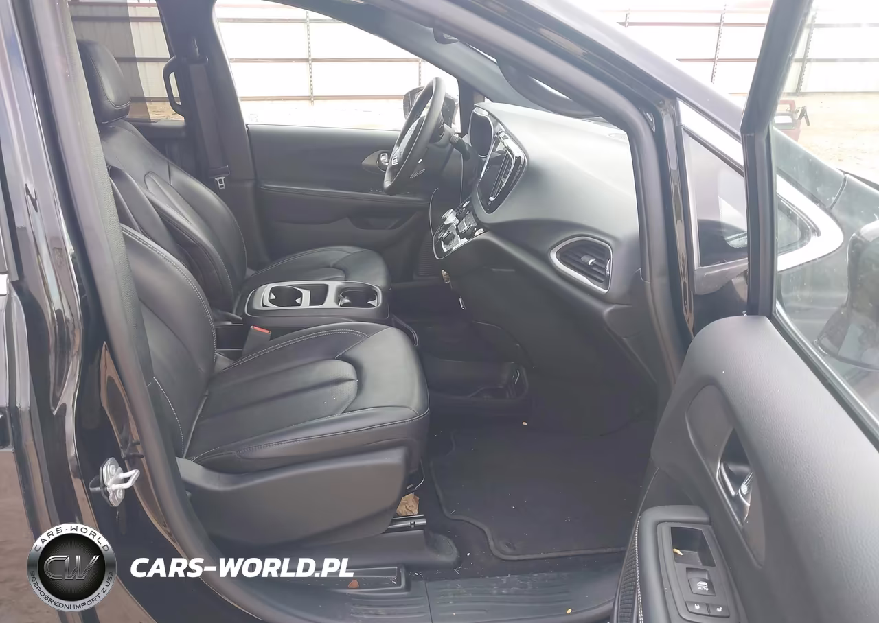 2025 Chrysler Pacifica Select VIN:2C4RC1BG2SR531773 - 5