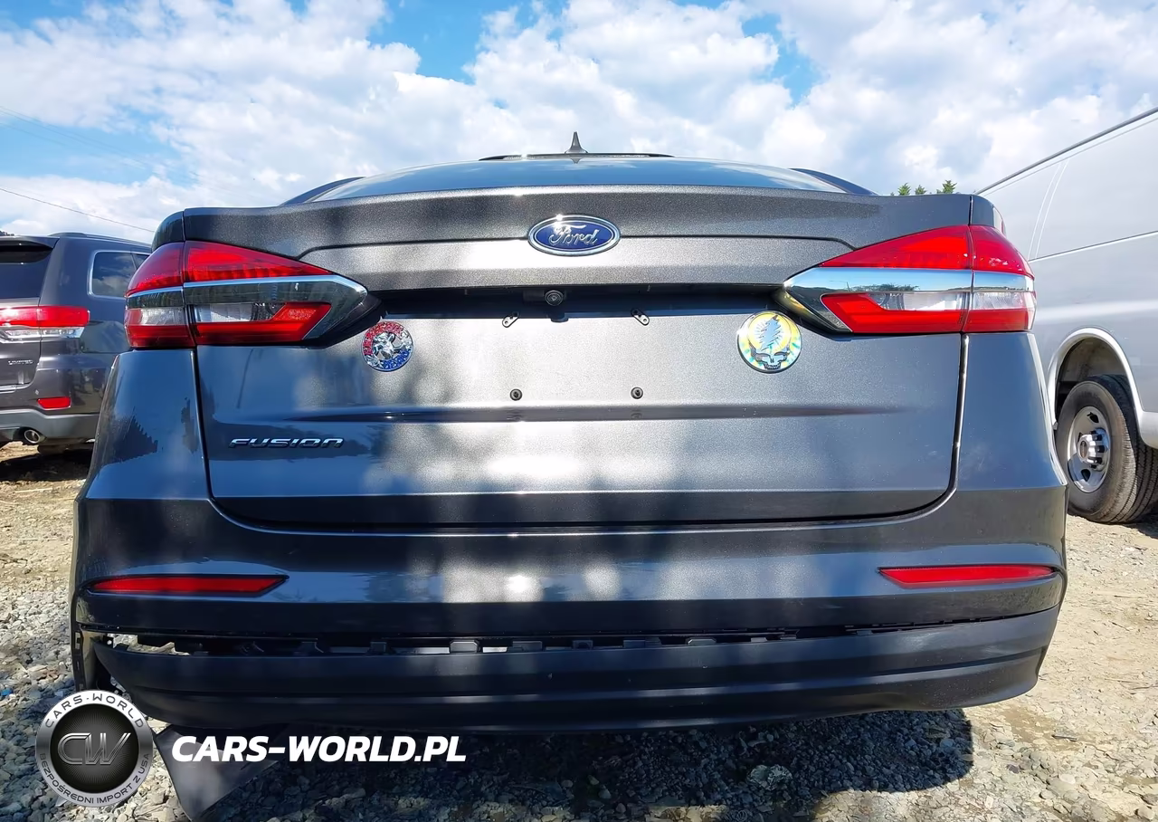 2020 Ford Fusion S VIN:3FA6P0G73LR266616 - 17