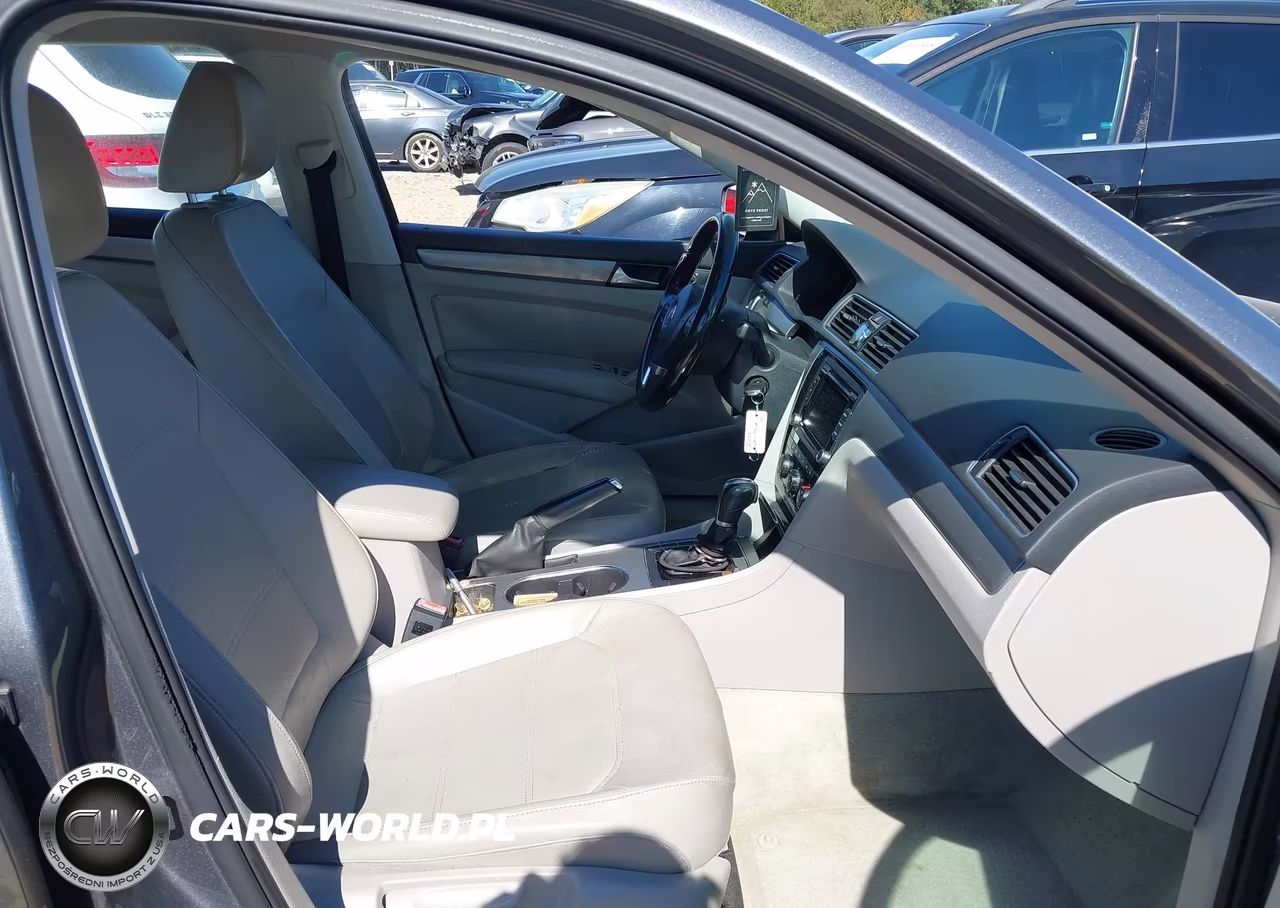 2014 Volkswagen Passat 2.5L Se VIN:1VWBH7A32EC011880 - 5