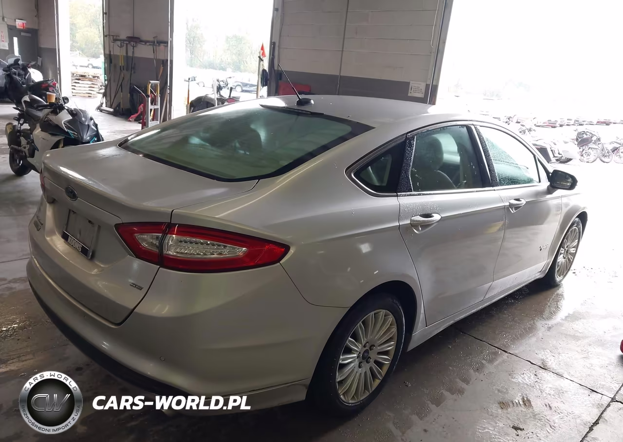 2015 Ford Fusion Energi Se Luxury VIN:3FA6P0PU3FR307644 - 4