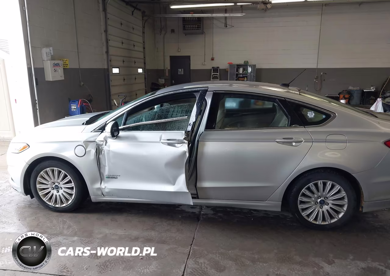 2015 Ford Fusion Energi Se Luxury VIN:3FA6P0PU3FR307644 - 6