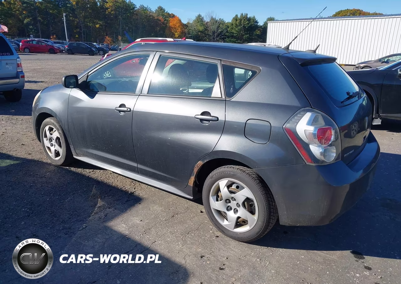 2010 Pontiac Vibe VIN:5Y2SP6E86AZ403631 - 3