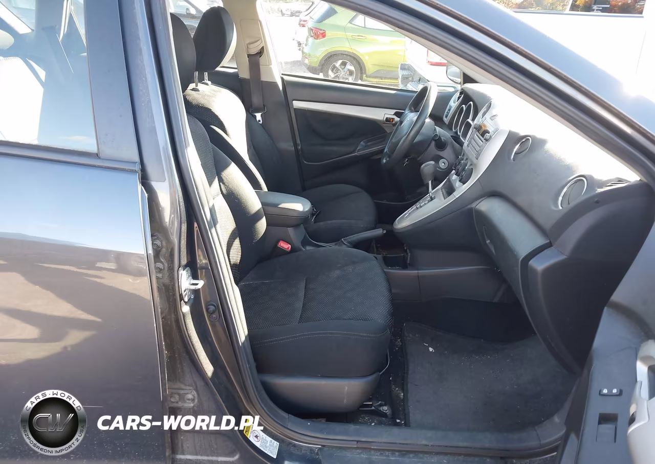 2010 Pontiac Vibe VIN:5Y2SP6E86AZ403631 - 5