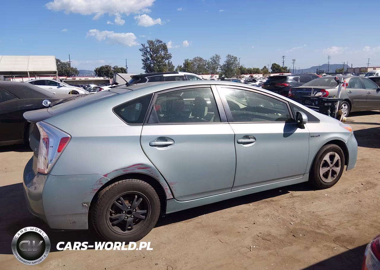 2015 Toyota Prius Three VIN:JTDKN3DU3F1907059 - 13