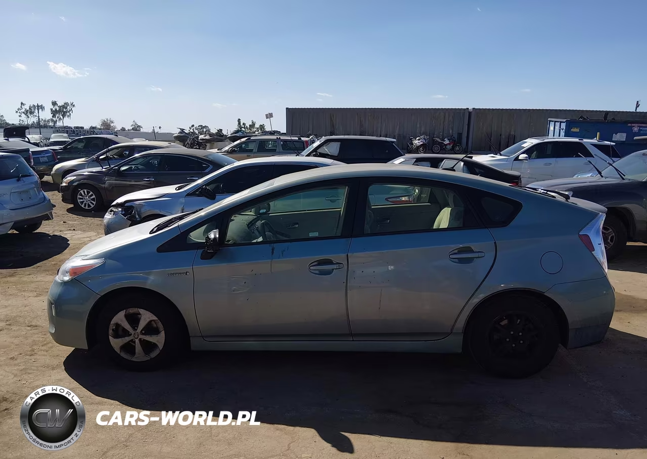 2015 Toyota Prius Three VIN:JTDKN3DU3F1907059 - 14