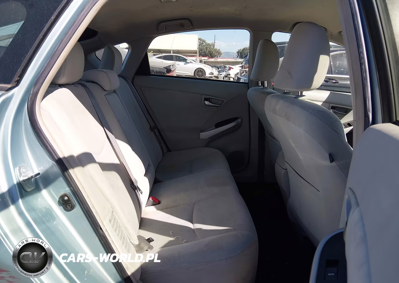 2015 Toyota Prius Three VIN:JTDKN3DU3F1907059 - 8