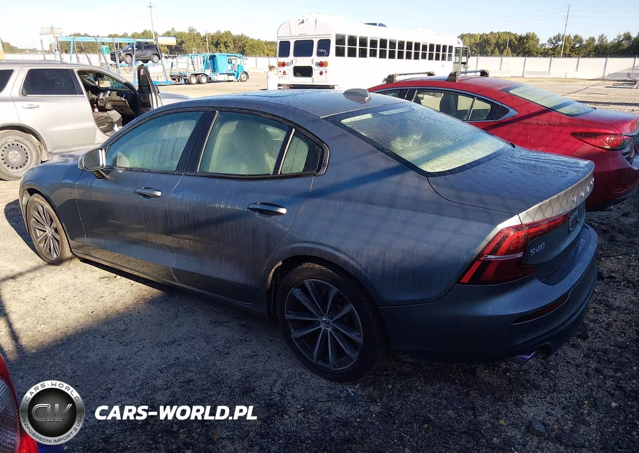 2021 Volvo S60 T5 Momentum VIN:7JR102FK7MG102581 - 3