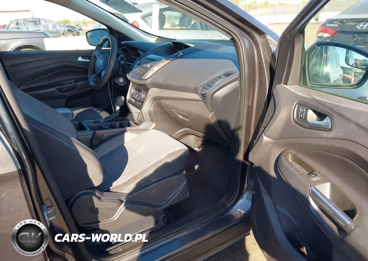 2017 Ford Escape Se VIN:1FMCU9G95HUA32775 - 5