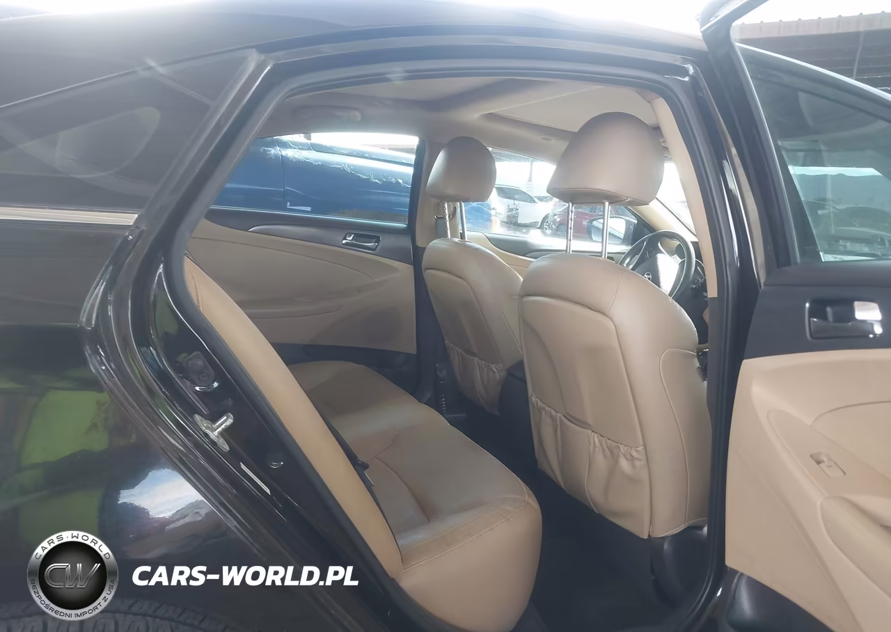 2014 Hyundai Sonata Hybrid Limited VIN:KMHEC4A49EA106823 - 8