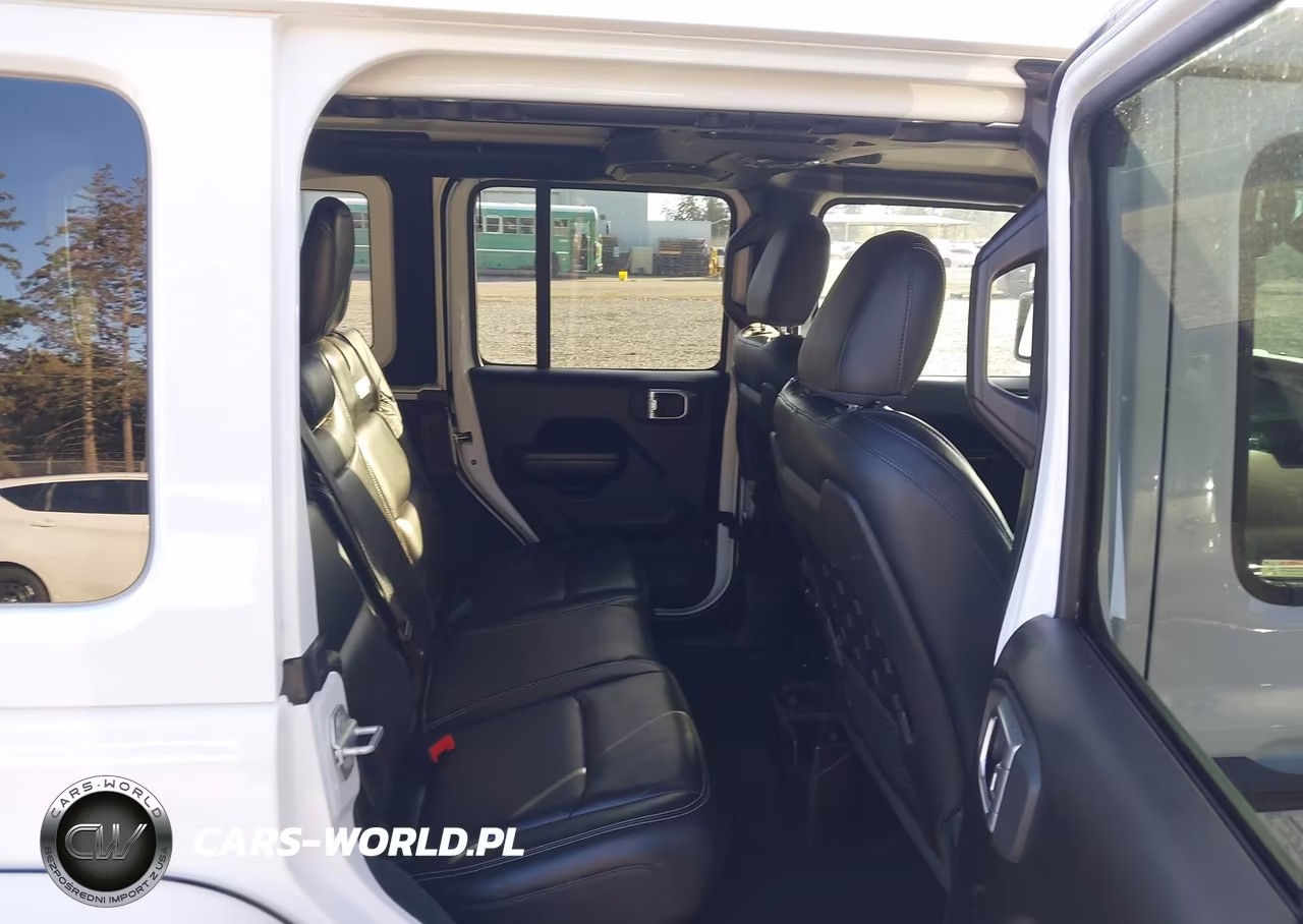 2018 Jeep Wrangler Unlimited Rubicon 4X4 VIN:1C4HJXFG4JW313936 - 19