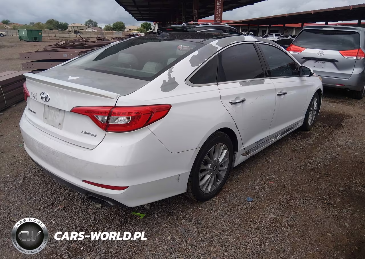 2015 Hyundai Sonata Limited VIN:5NPE34AF3FH063919 - 4