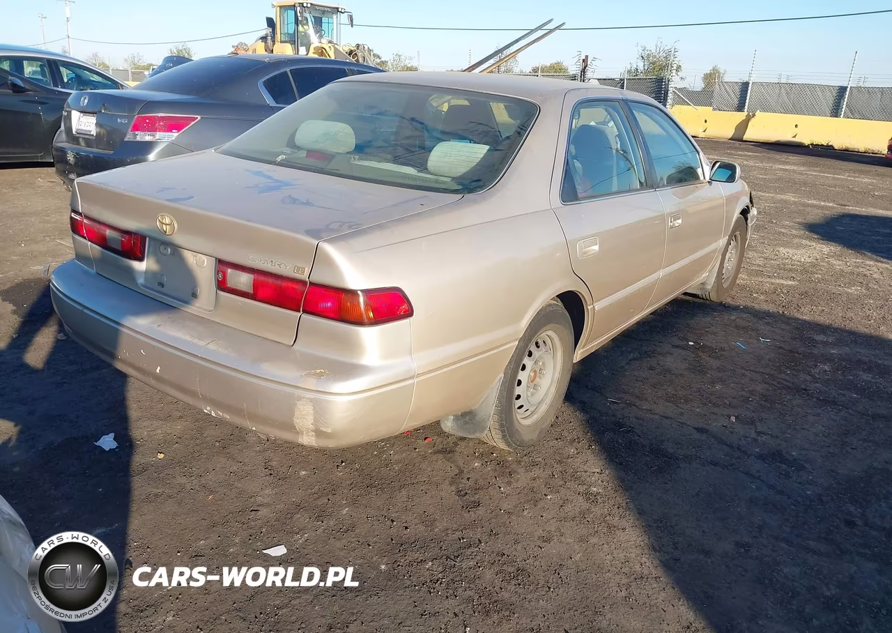 1998 Toyota Camry Le VIN:JT2BG22KXW0155302 - 4