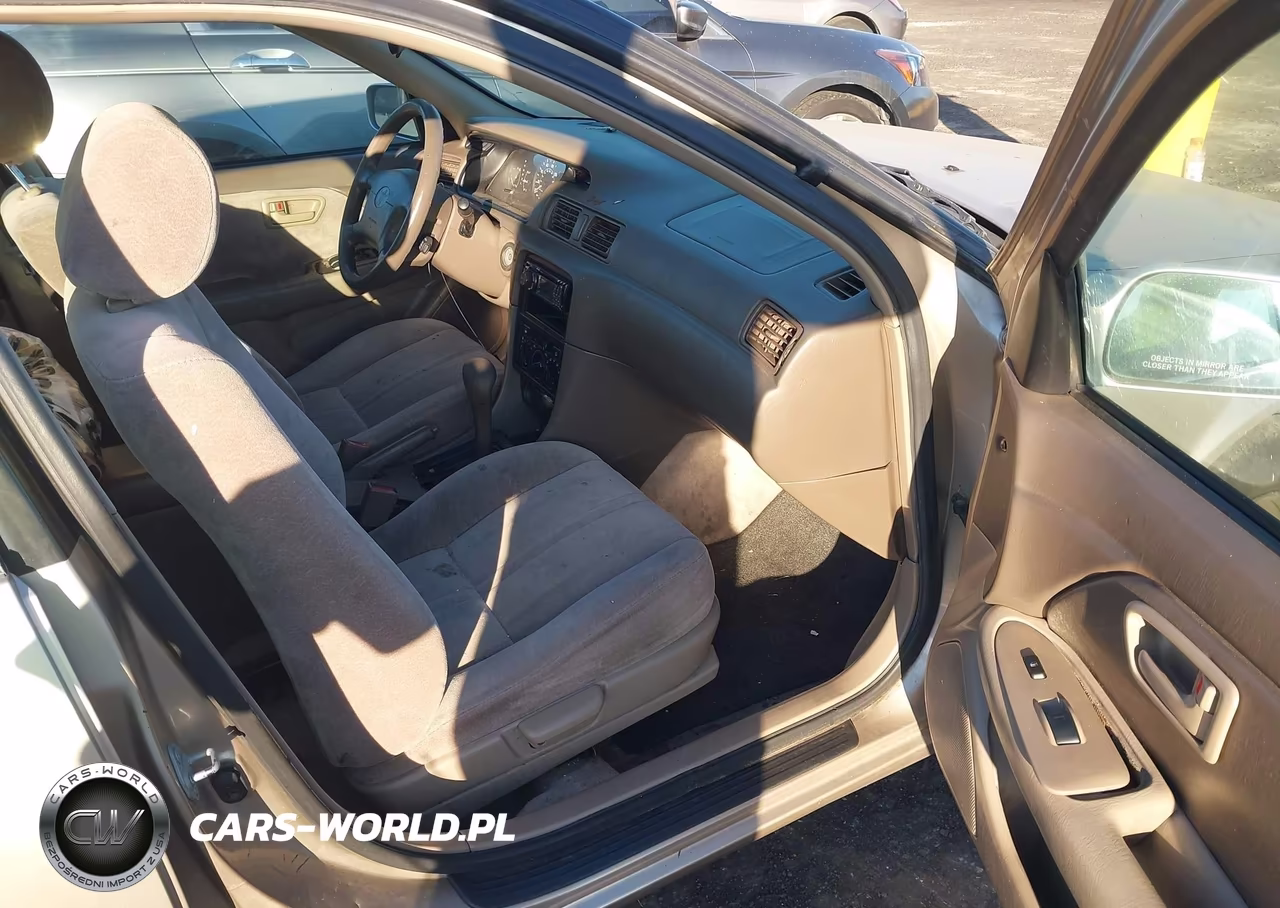1998 Toyota Camry Le VIN:JT2BG22KXW0155302 - 5