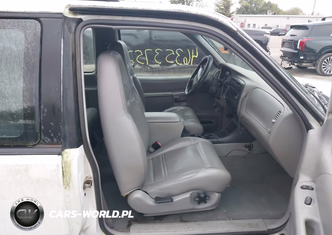 1999 Ford Explorer Sport VIN:1FMZU24E5XUA69679 - 5