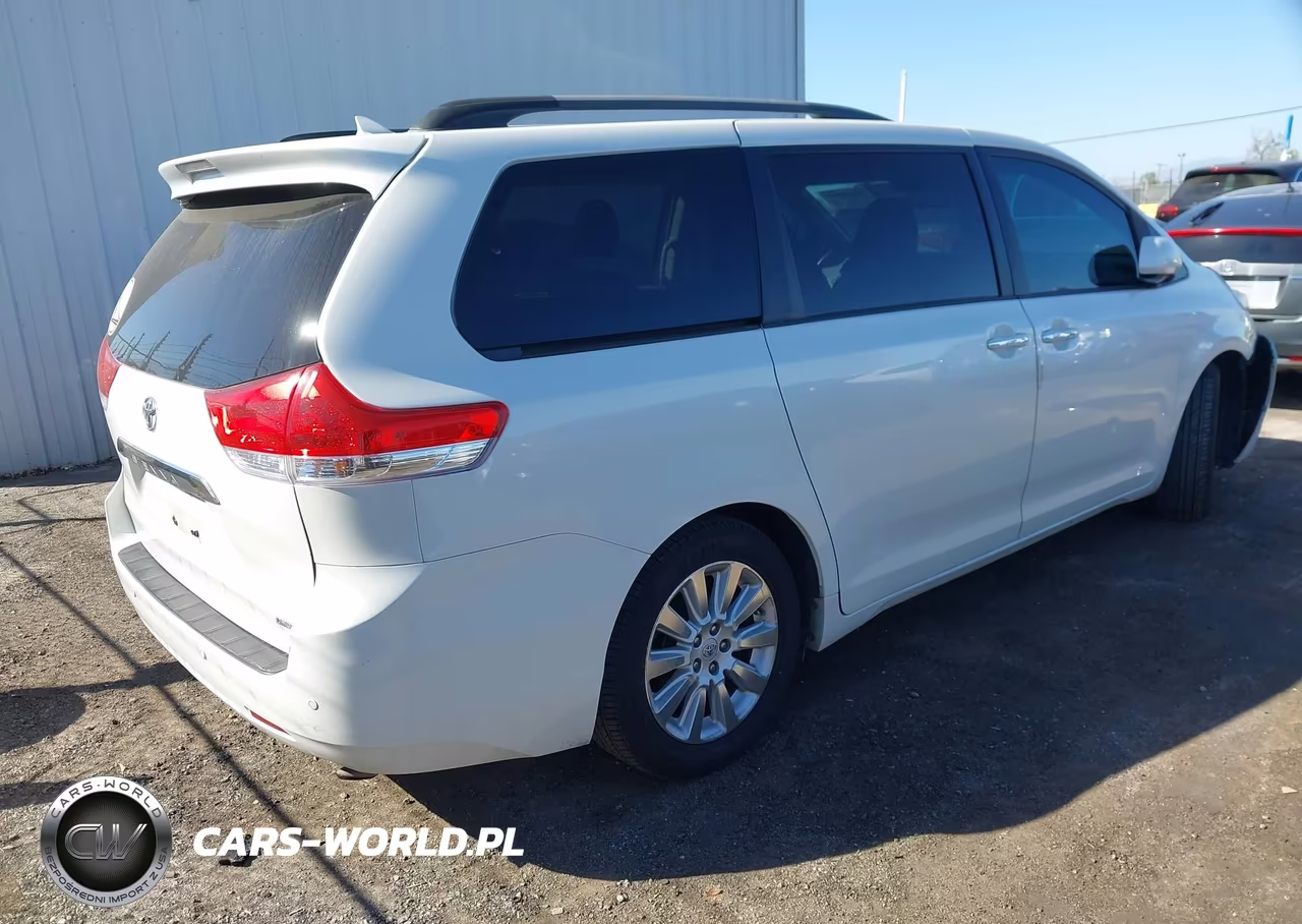 2011 Toyota Sienna Limited V6 VIN:5TDYK3DC8BS037963 - 4
