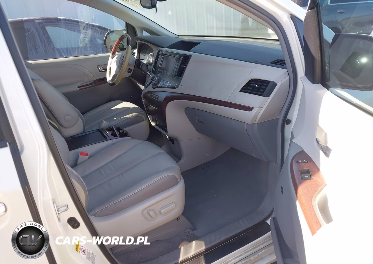 2011 Toyota Sienna Limited V6 VIN:5TDYK3DC8BS037963 - 5