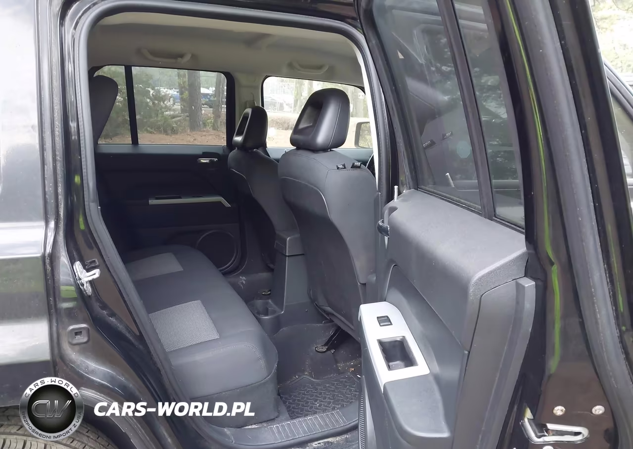 2008 Jeep Patriot Sport VIN:1J8FT28W18D707997 - 8