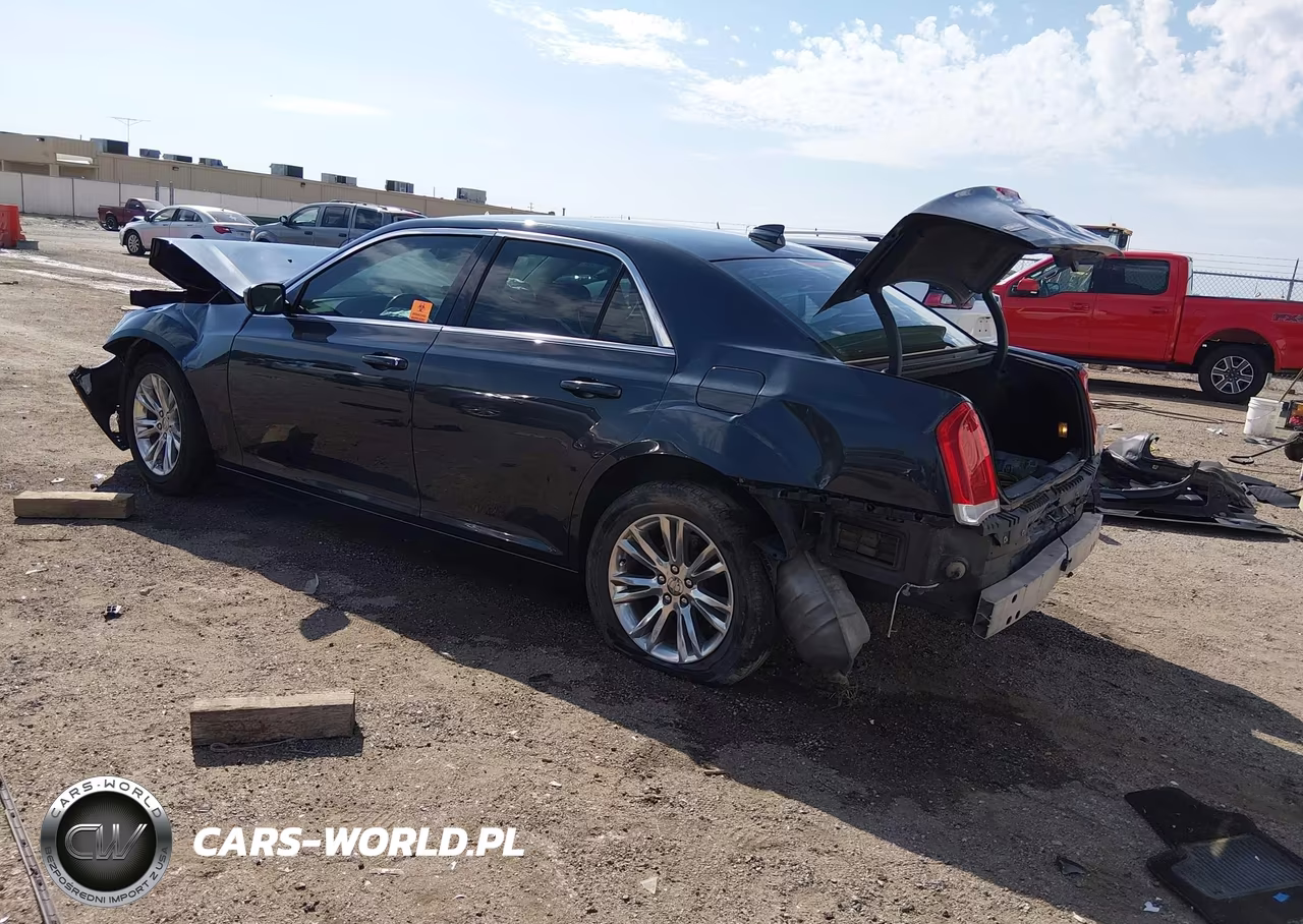 2017 Chrysler 300 Limited VIN:2C3CCAAG6HH567895 - 3