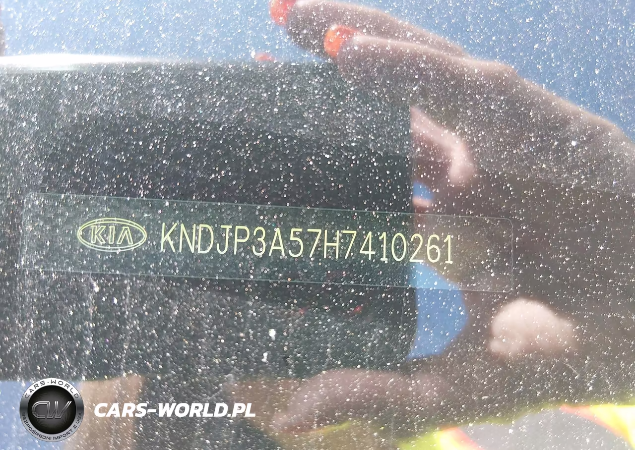 2017 Kia Soul + VIN:KNDJP3A57H7410261 - 12