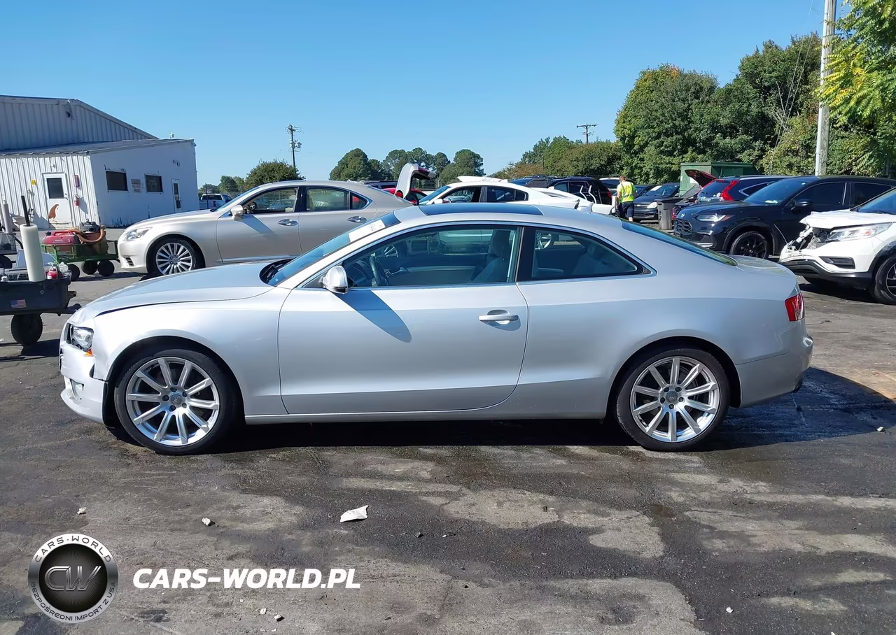 2011 Audi A5 2.0T Premium VIN:WAUVFAFR2BA034712 - 14