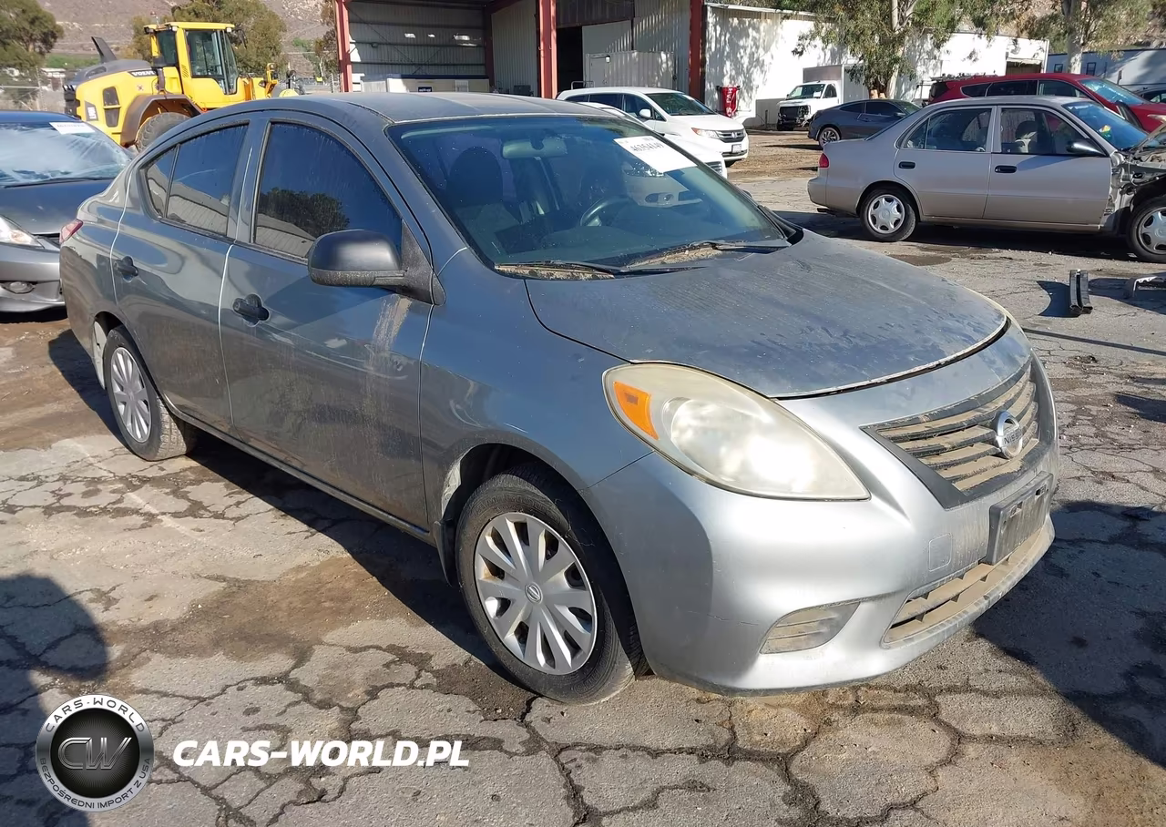2012 Nissan Versa 1.6 S – zdjęcie 1 z 12