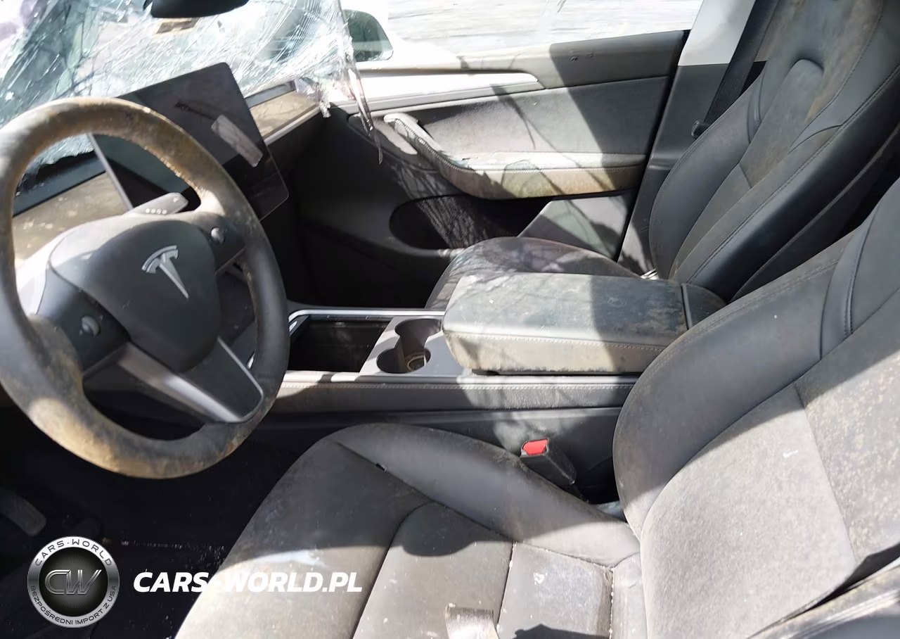 2025 Tesla Model Y Long Range Dual Motor Rear-Wheel Drive VIN:7SAYGDED6SA378815 - 22