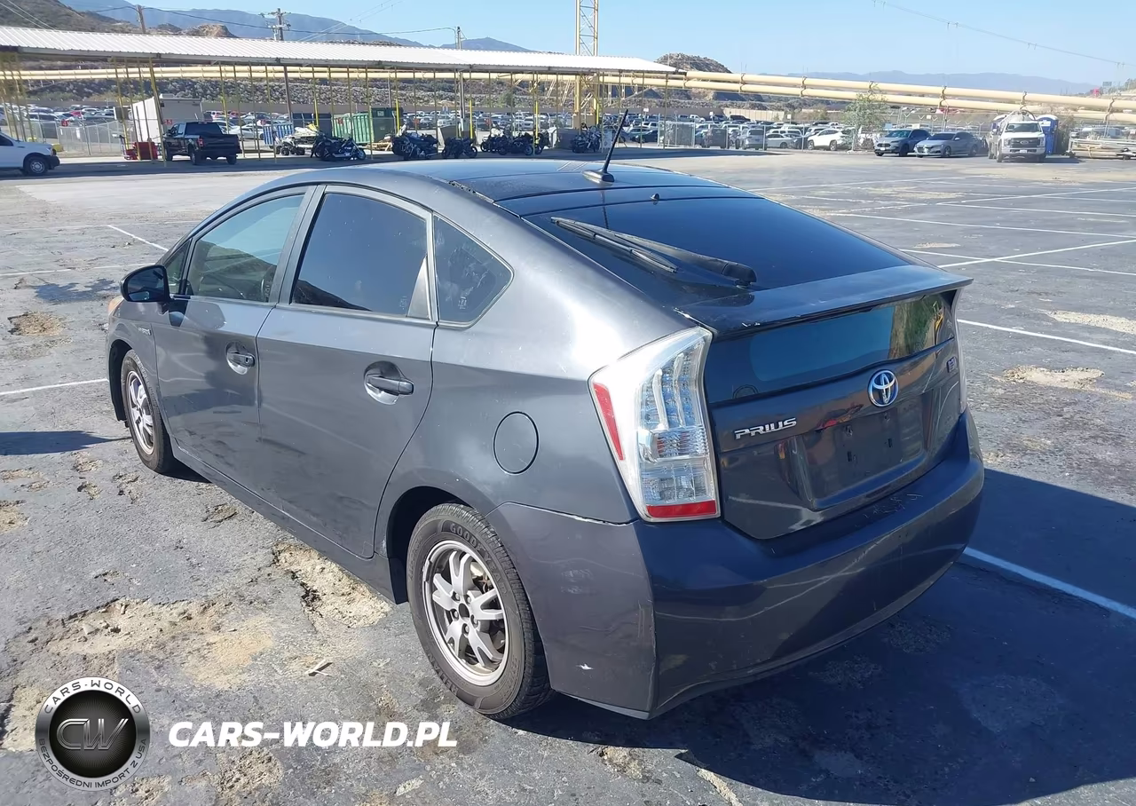 2011 Toyota Prius Four VIN:JTDKN3DU7B0249102 - 3