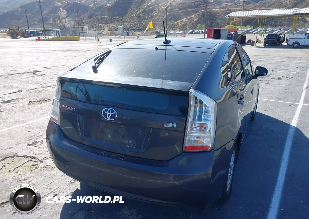 2011 Toyota Prius Four VIN:JTDKN3DU7B0249102 - 4