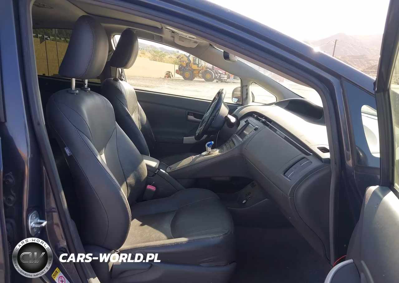 2011 Toyota Prius Four VIN:JTDKN3DU7B0249102 - 5