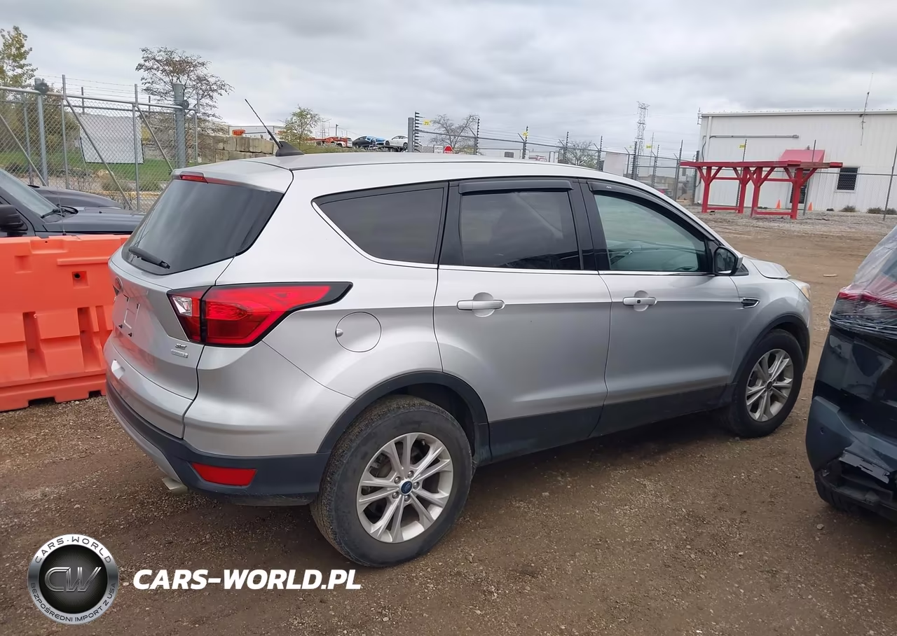 2019 Ford Escape Se VIN:1FMCU0GD8KUB11770 - 13