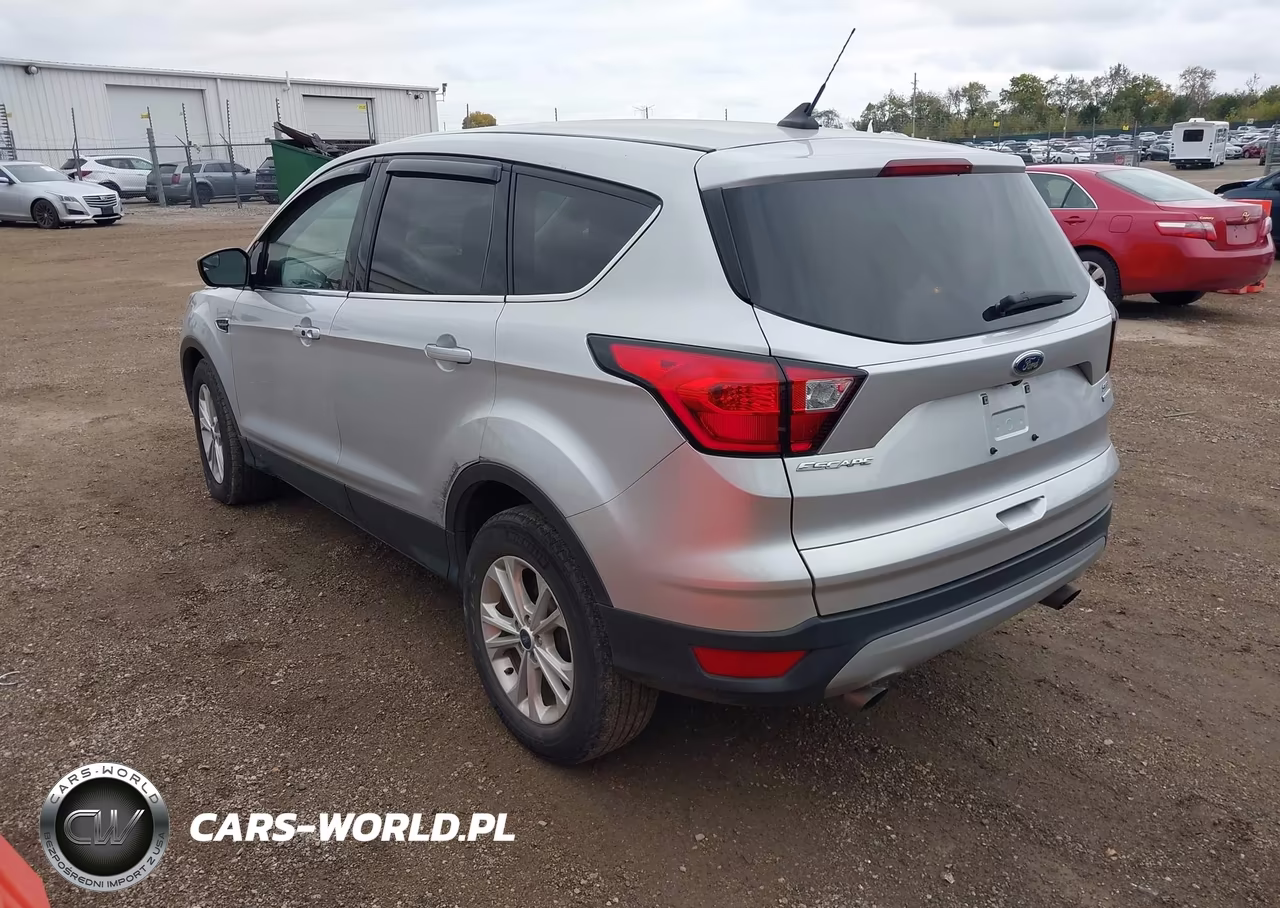 2019 Ford Escape Se VIN:1FMCU0GD8KUB11770 - 3