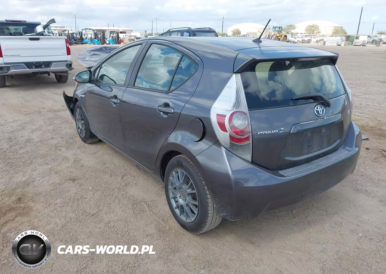 2013 Toyota Prius C One VIN:JTDKDTB39D1047212 - 3