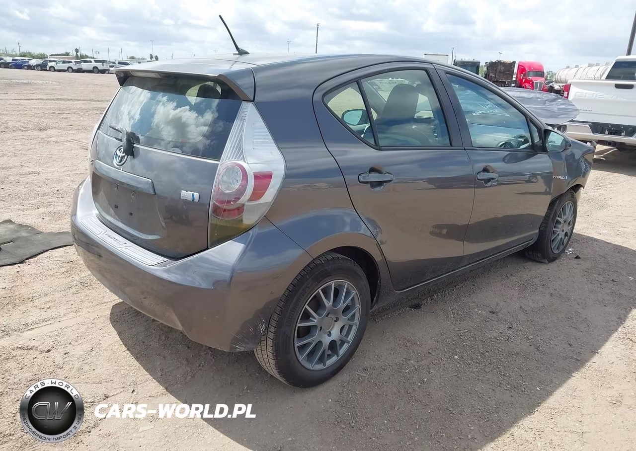 2013 Toyota Prius C One VIN:JTDKDTB39D1047212 - 4