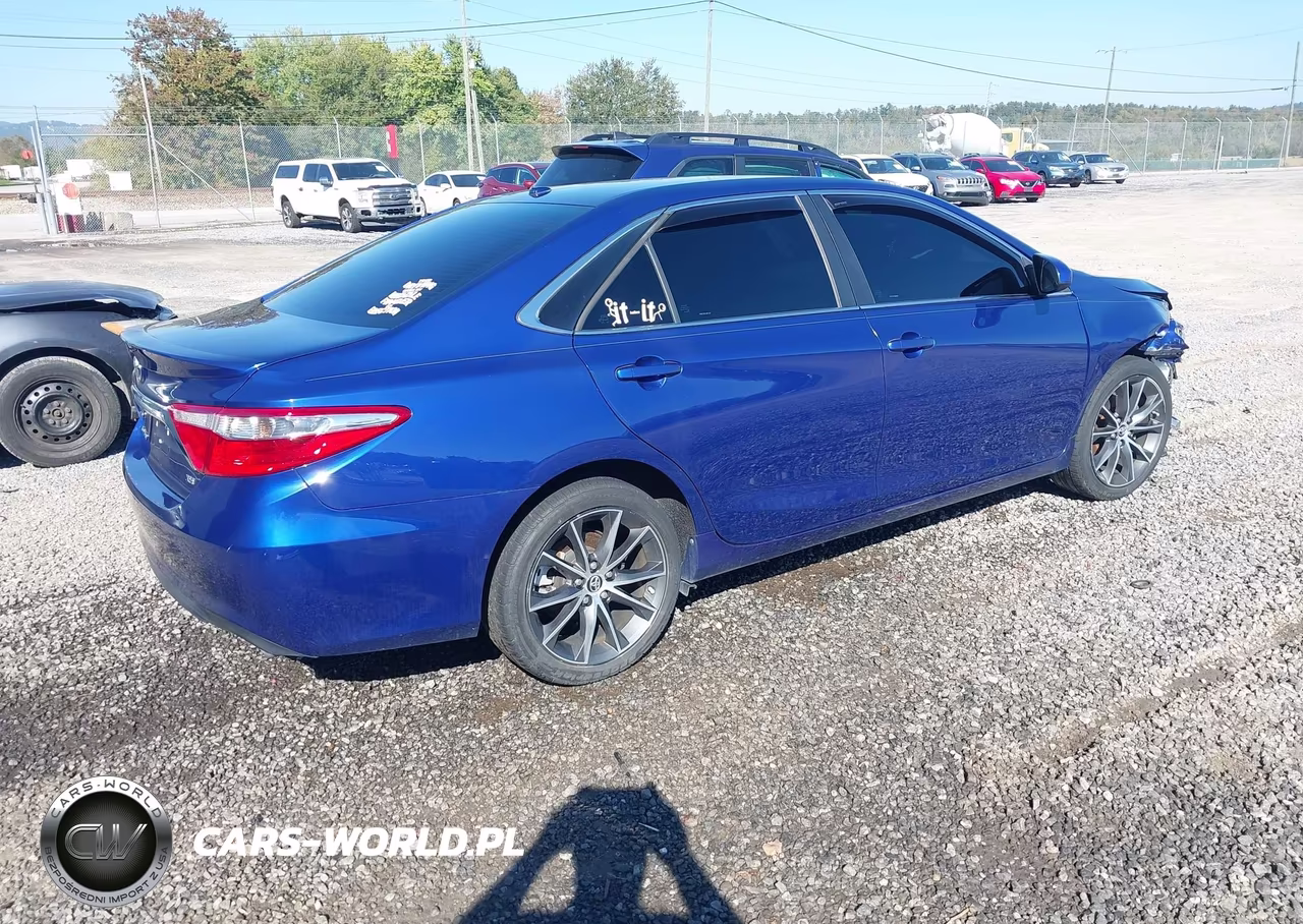 2015 Toyota Camry Xse VIN:4T1BF1FK2FU987140 - 4