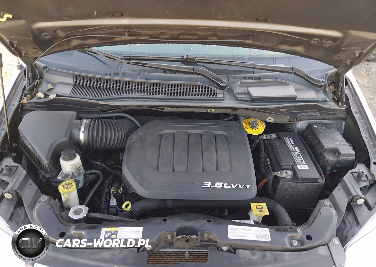 2015 Chrysler Town & Country Touring VIN:2C4RC1BG4FR619357 - 10