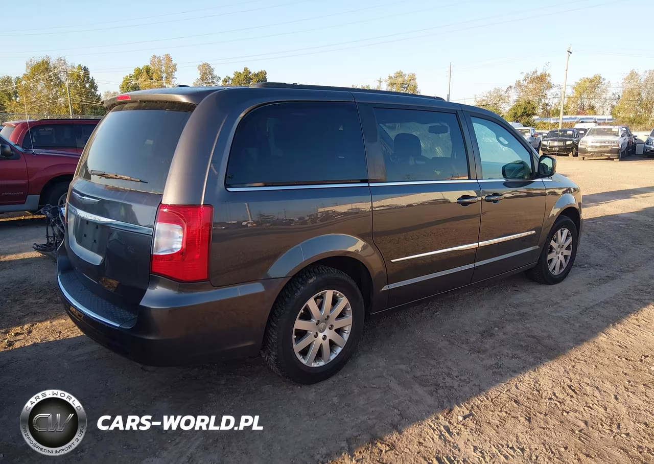 2015 Chrysler Town & Country Touring VIN:2C4RC1BG4FR619357 - 4