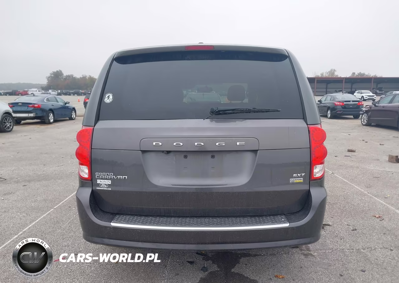 2018 Dodge Grand Caravan Sxt VIN:2C4RDGCG9JR215588 - 16