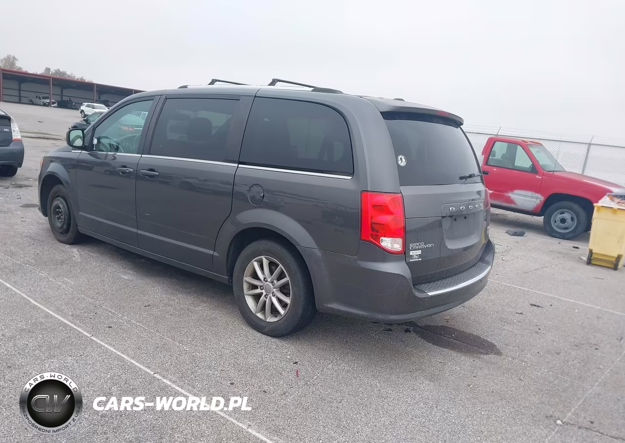 2018 Dodge Grand Caravan Sxt VIN:2C4RDGCG9JR215588 - 3