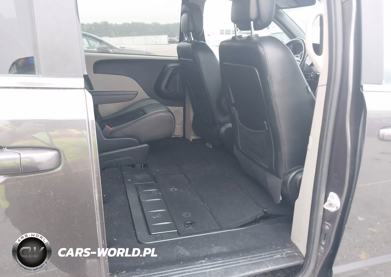 2018 Dodge Grand Caravan Sxt VIN:2C4RDGCG9JR215588 - 8