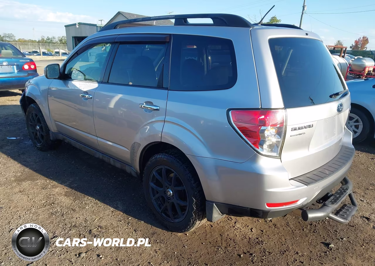2013 Subaru Forester 2.5X Premium VIN:JF2SHADC8DH429861 - 3