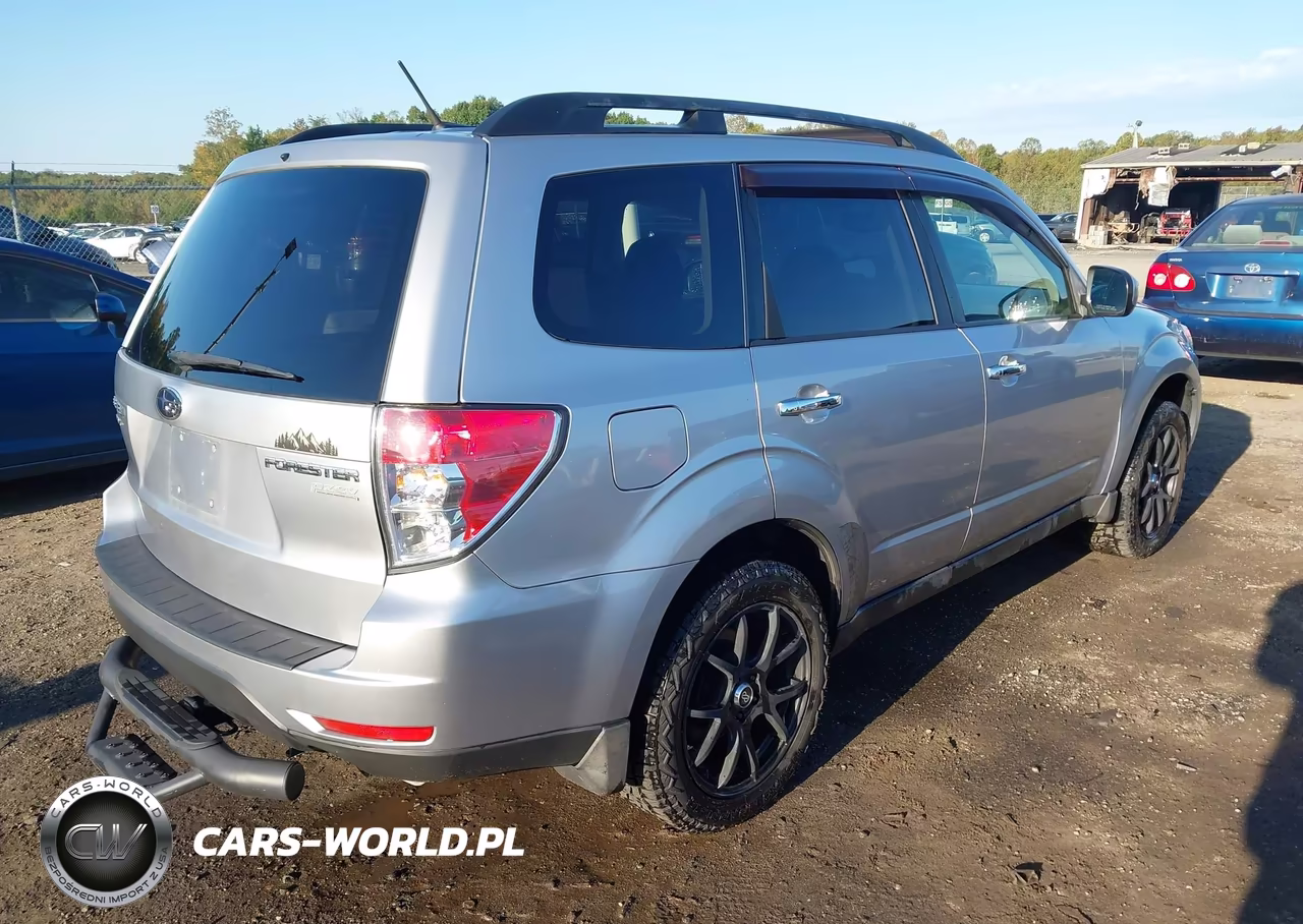 2013 Subaru Forester 2.5X Premium VIN:JF2SHADC8DH429861 - 4